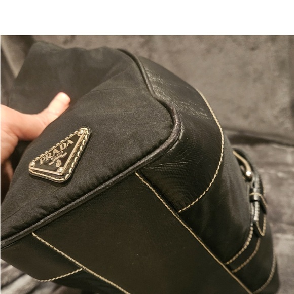 Low start. PRADA Nylon Shoulder Bag. EUC Pre-loved H:9.25" × W:11.5" COA - Picture 10 of 12